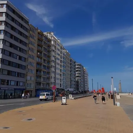 Kursaal Met Frontaal Zeezicht Ostende